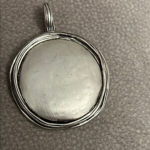 Premier Designs Silver Pendant Necklace